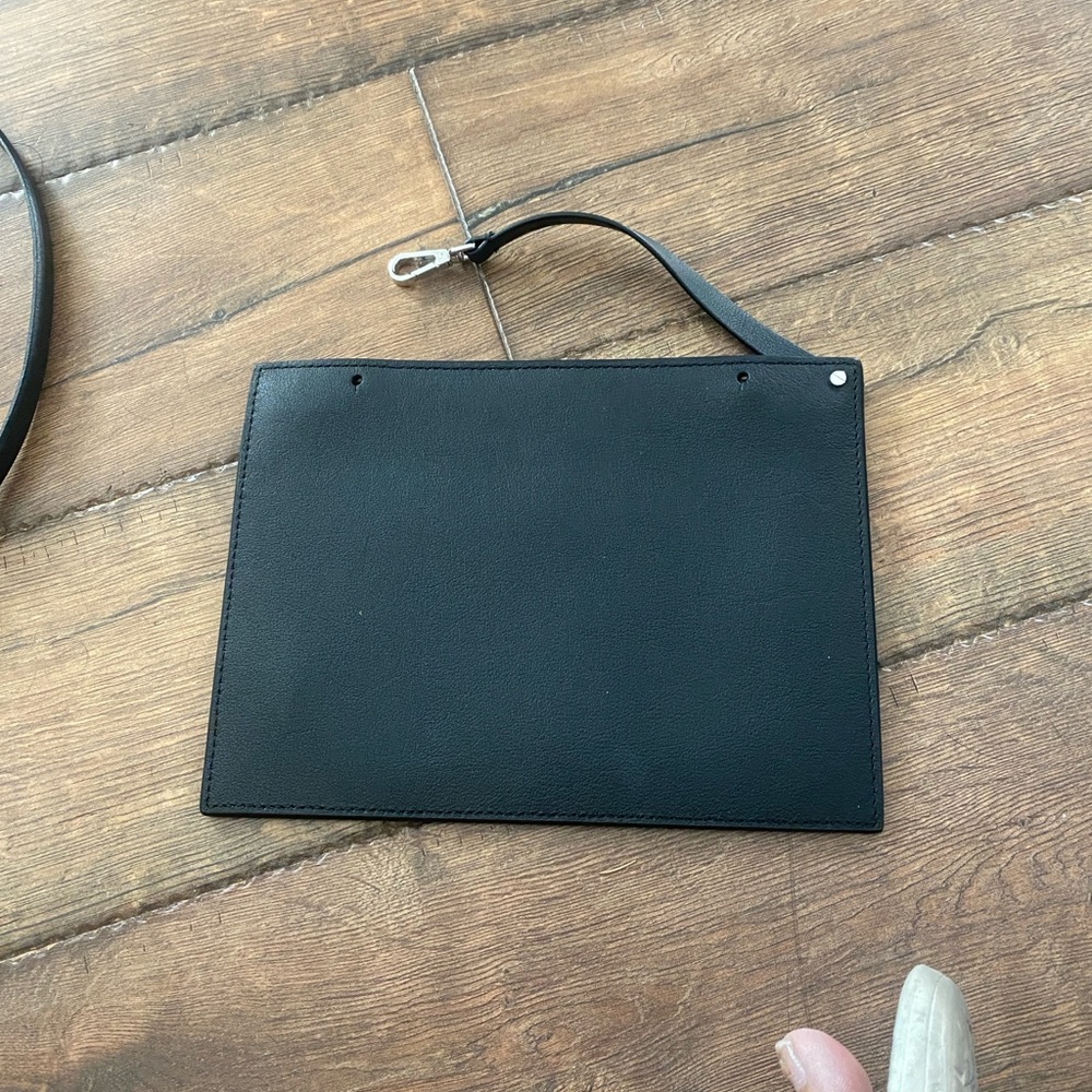 Away Pouch - Picture 3 of 6